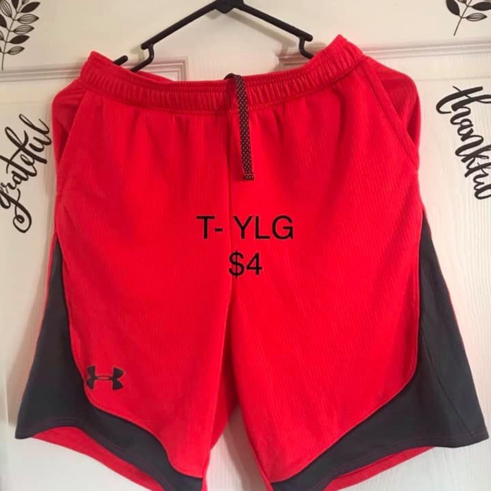 Short sport Under Armour!! T- YLG